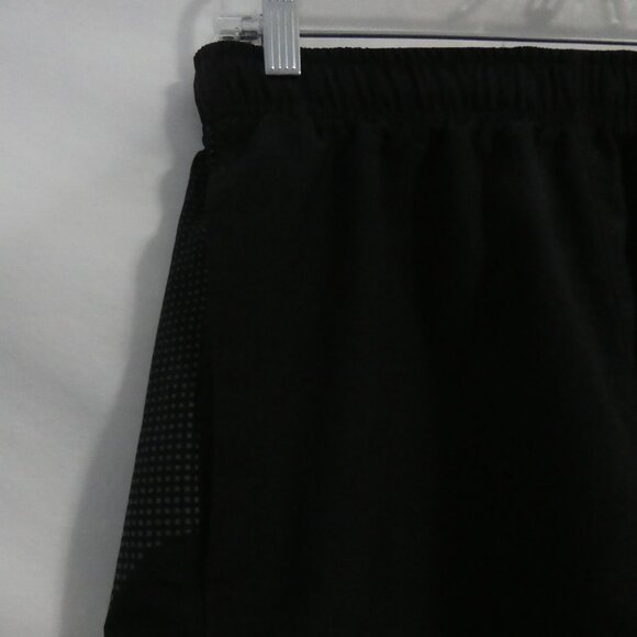 UNDER ARMOUR | medium | Loose Fit | Heat Gear | Black Exercise Shorts - Picture 3 of 16